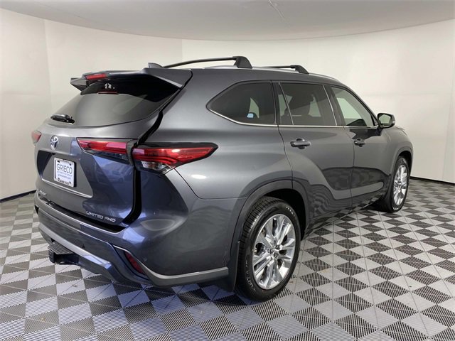 Used 2023 Toyota Highlander Limited image 9