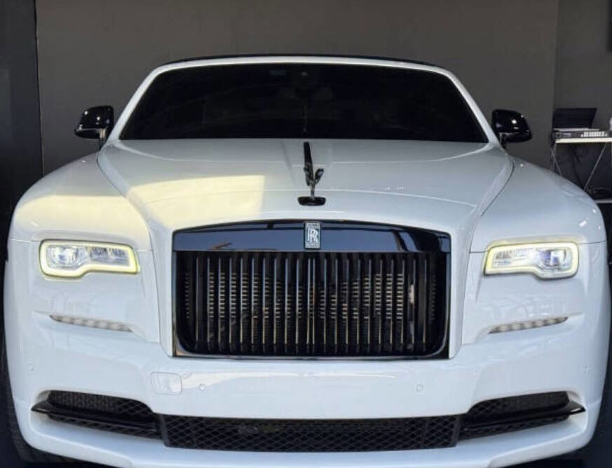 Used 2018 Rolls-Royce Dawn image 3