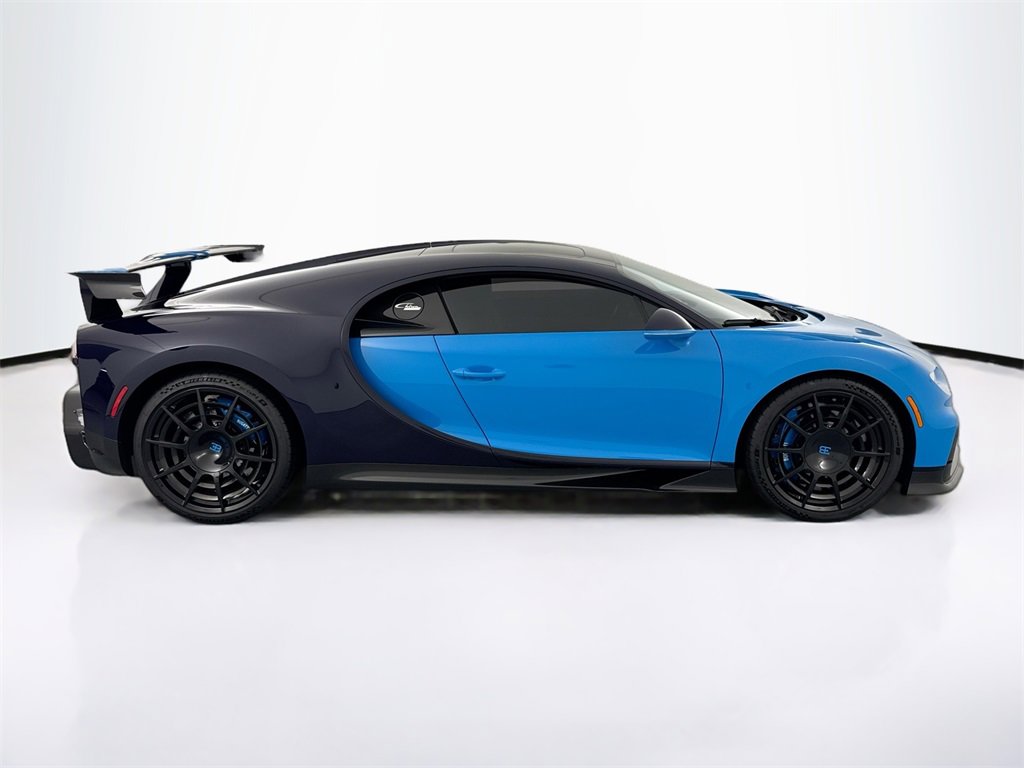 Used 2021 Bugatti Chiron Pur Sport image 4