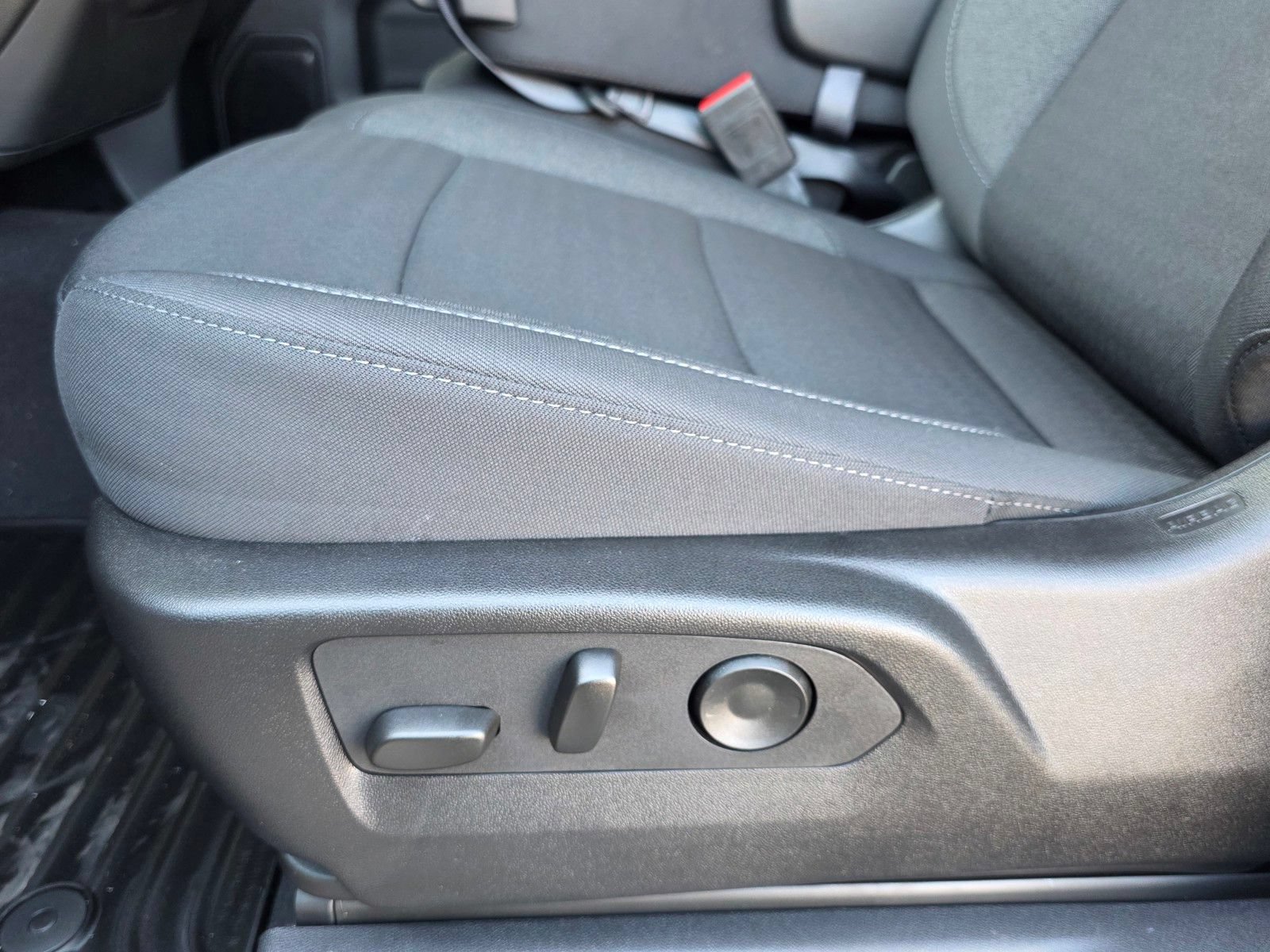 New 2025 Chevrolet Silverado 2500 Custom w/ Custom Value Package RWD image 26