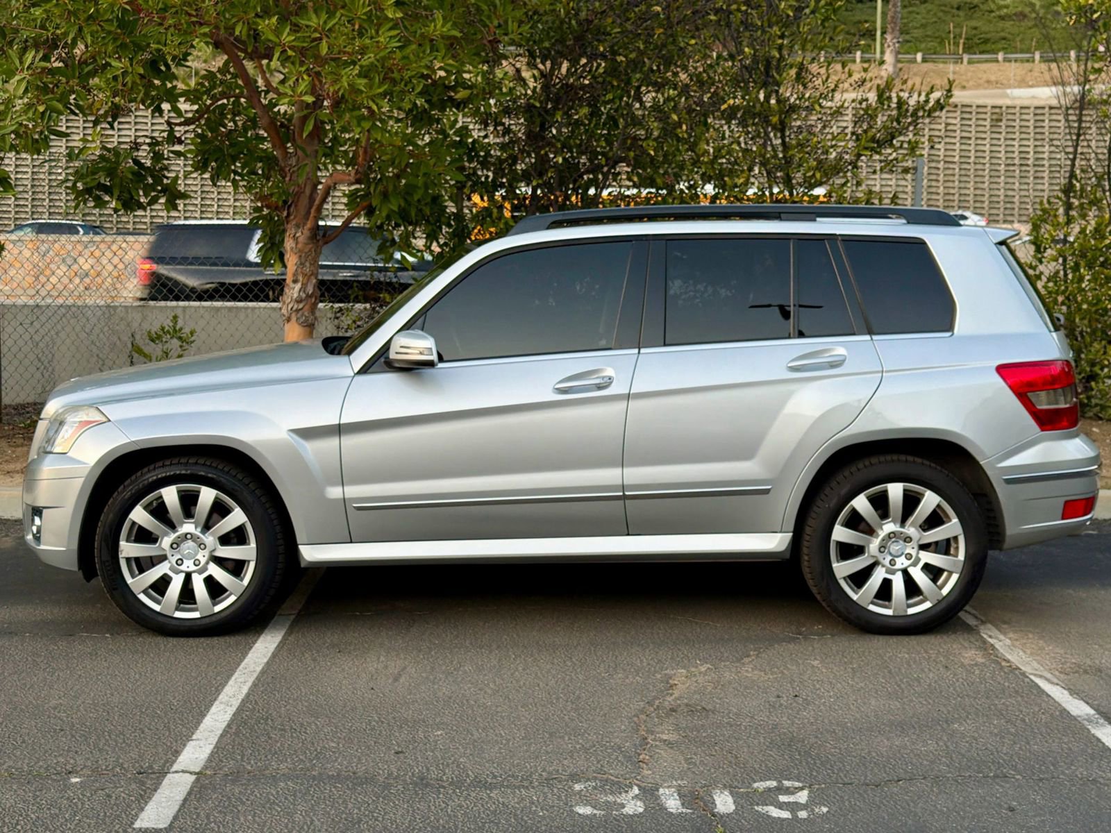 Used 2011 Mercedes-Benz GLK 350 GLK 350 4MATIC Sport Utility 4 image 8