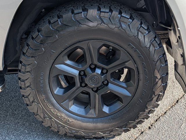 Used 2016 Toyota 4Runner SR5 RWD image 11