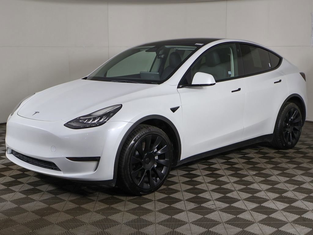 Used 2023 Tesla Model Y AWD image 9