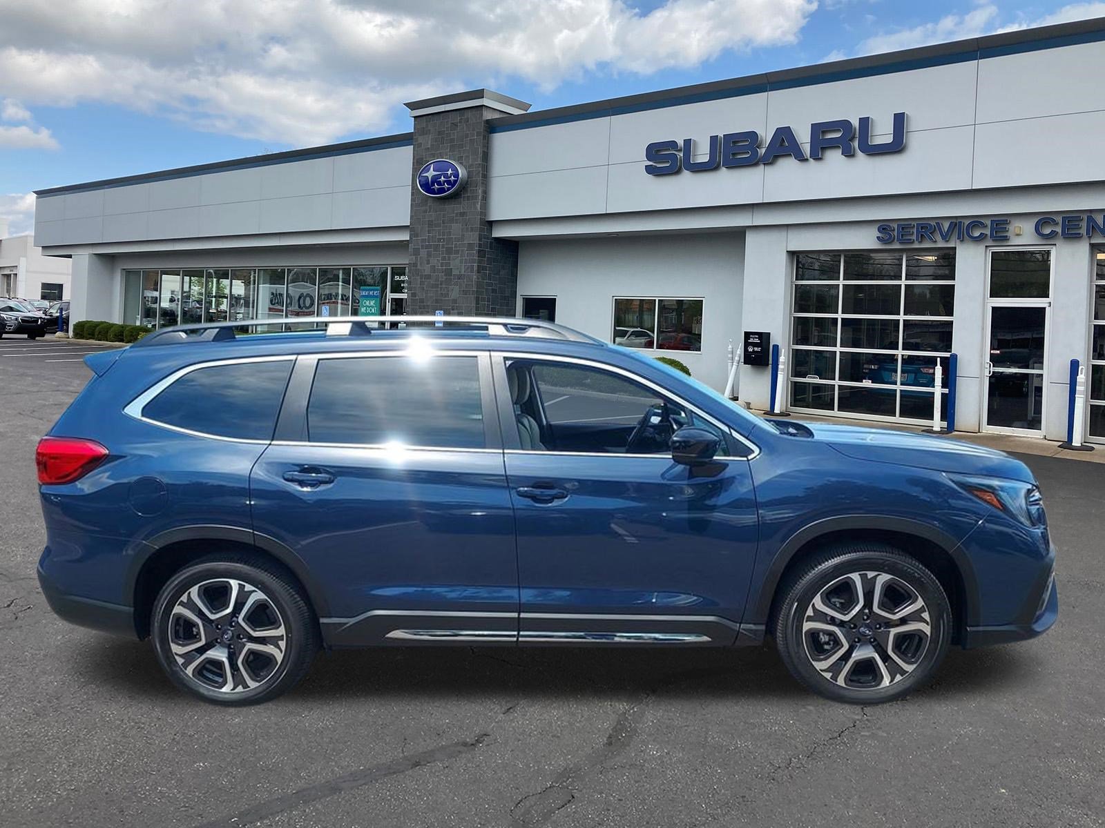 Certified 2025 Subaru Ascent Limited AWD/4WD image 8