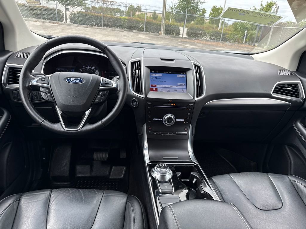 Certified 2019 Ford Edge Titanium image 5