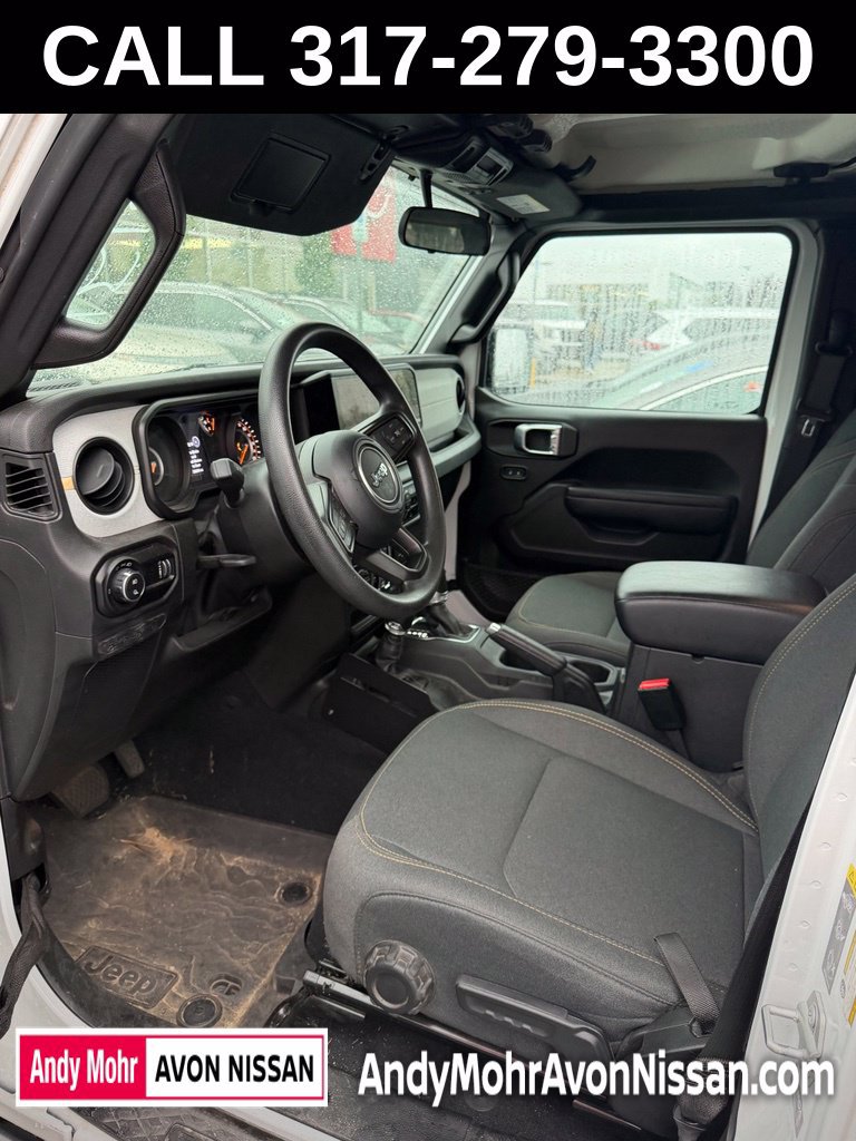 Used 2024 Jeep Gladiator Sport AWD/4WD image 7