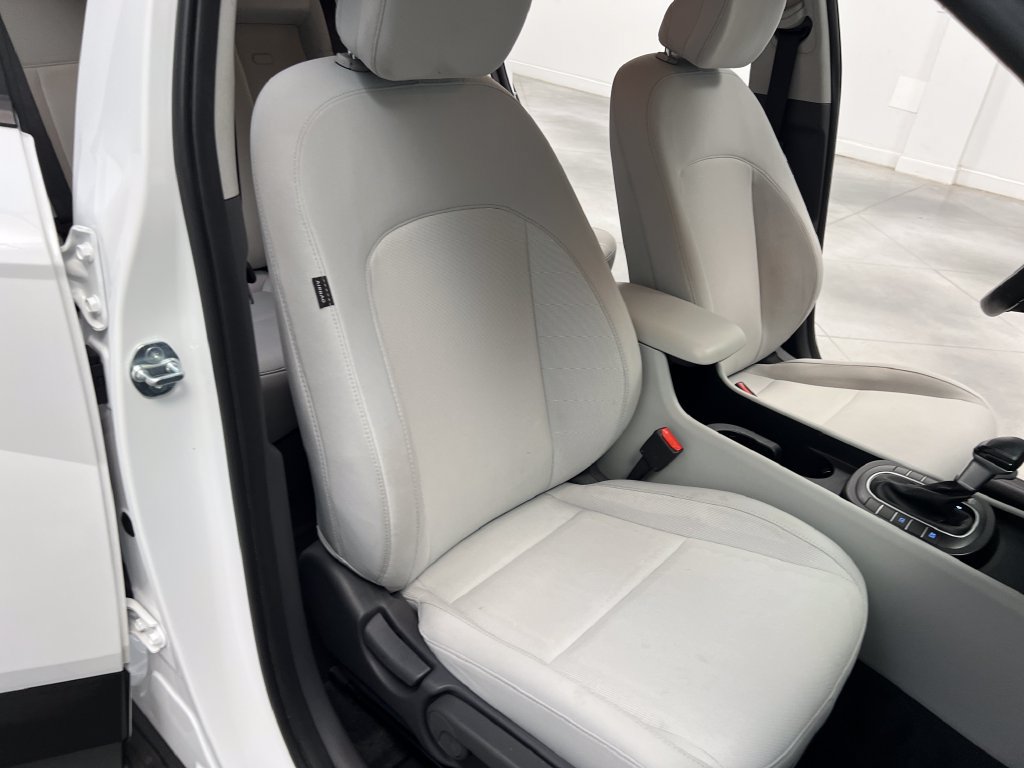 Used 2025 Hyundai Kona SEL FWD image 28