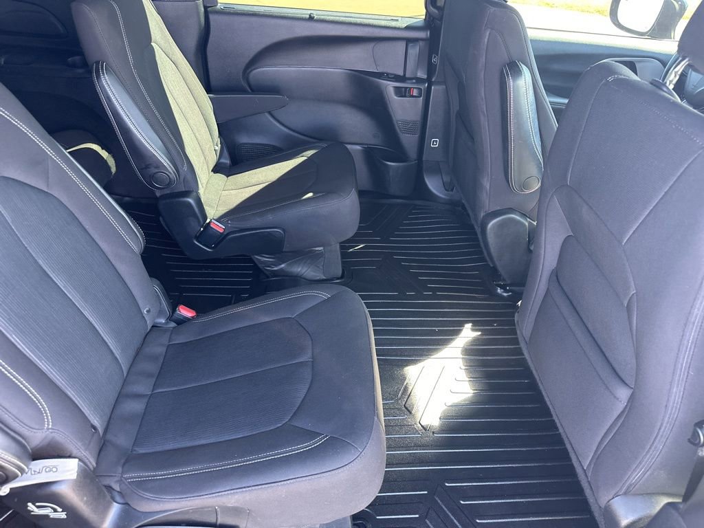 Used 2021 Chrysler Pacifica Touring w/ S Appearance Package image 26