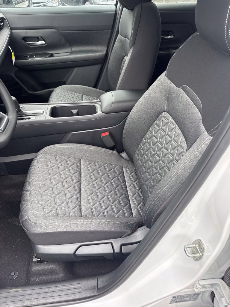 New 2026 Nissan Kicks SV w/ Interior Electronics Package AWD/4WD image 9