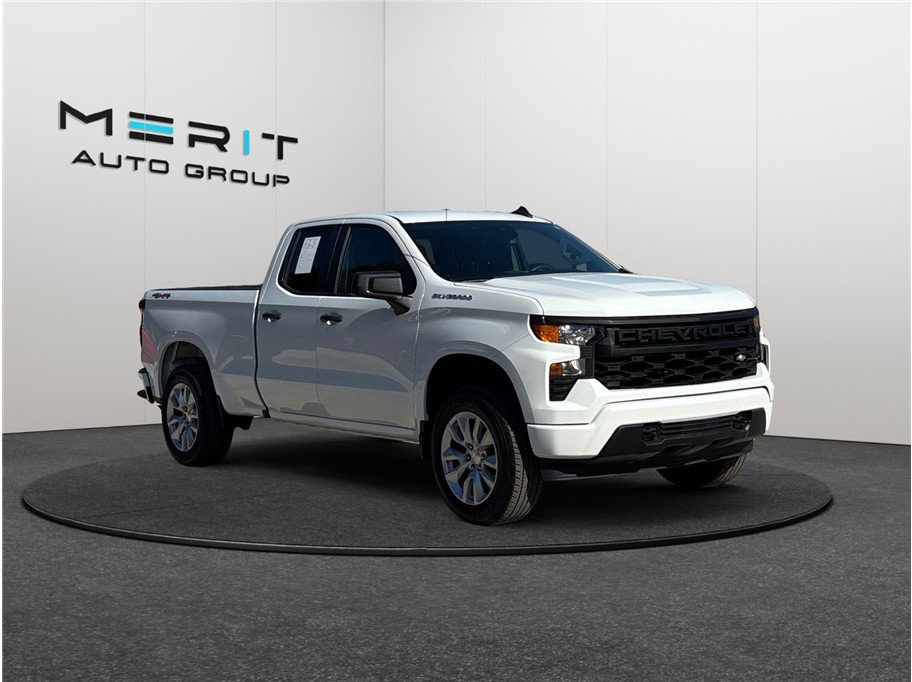 Used 2022 Chevrolet Silverado 1500 Custom image 1
