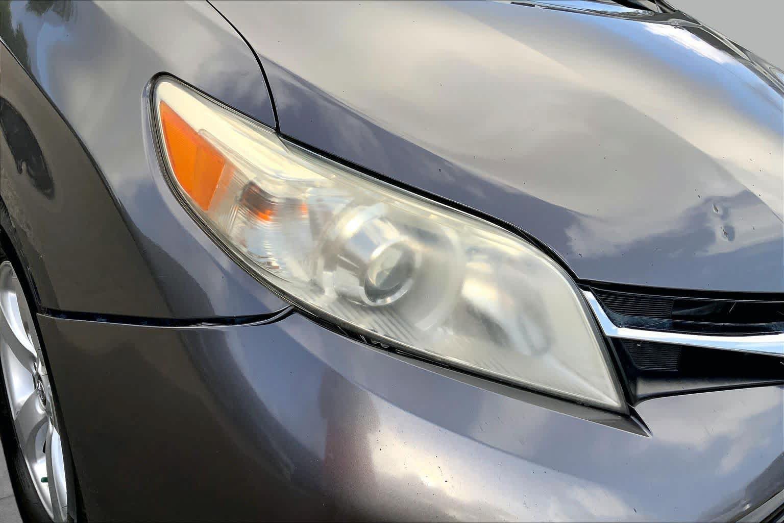 Used 2018 Toyota Sienna LE FWD image 27