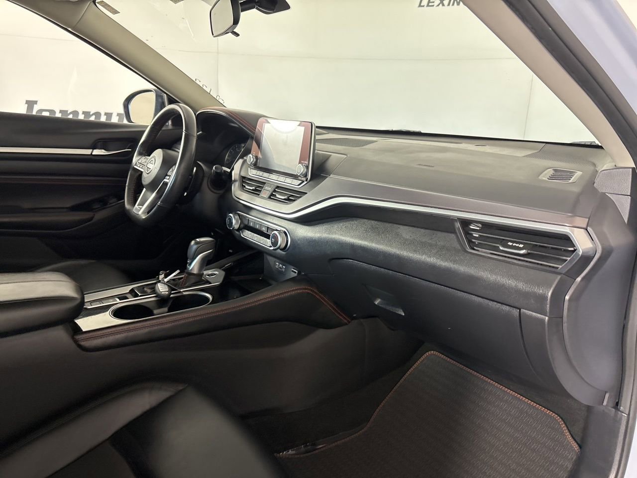 Used 2023 Nissan Altima 2.5 SR image 28