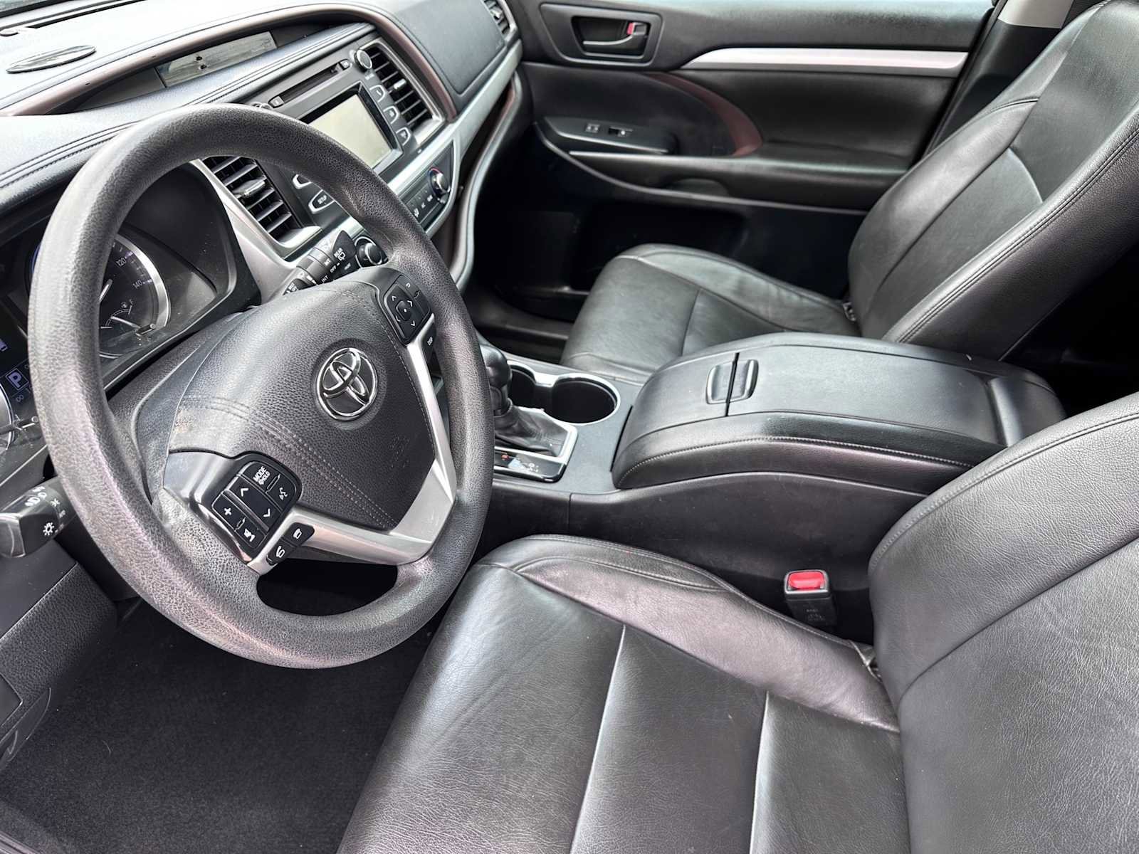 Used 2015 Toyota Highlander LE FWD image 8