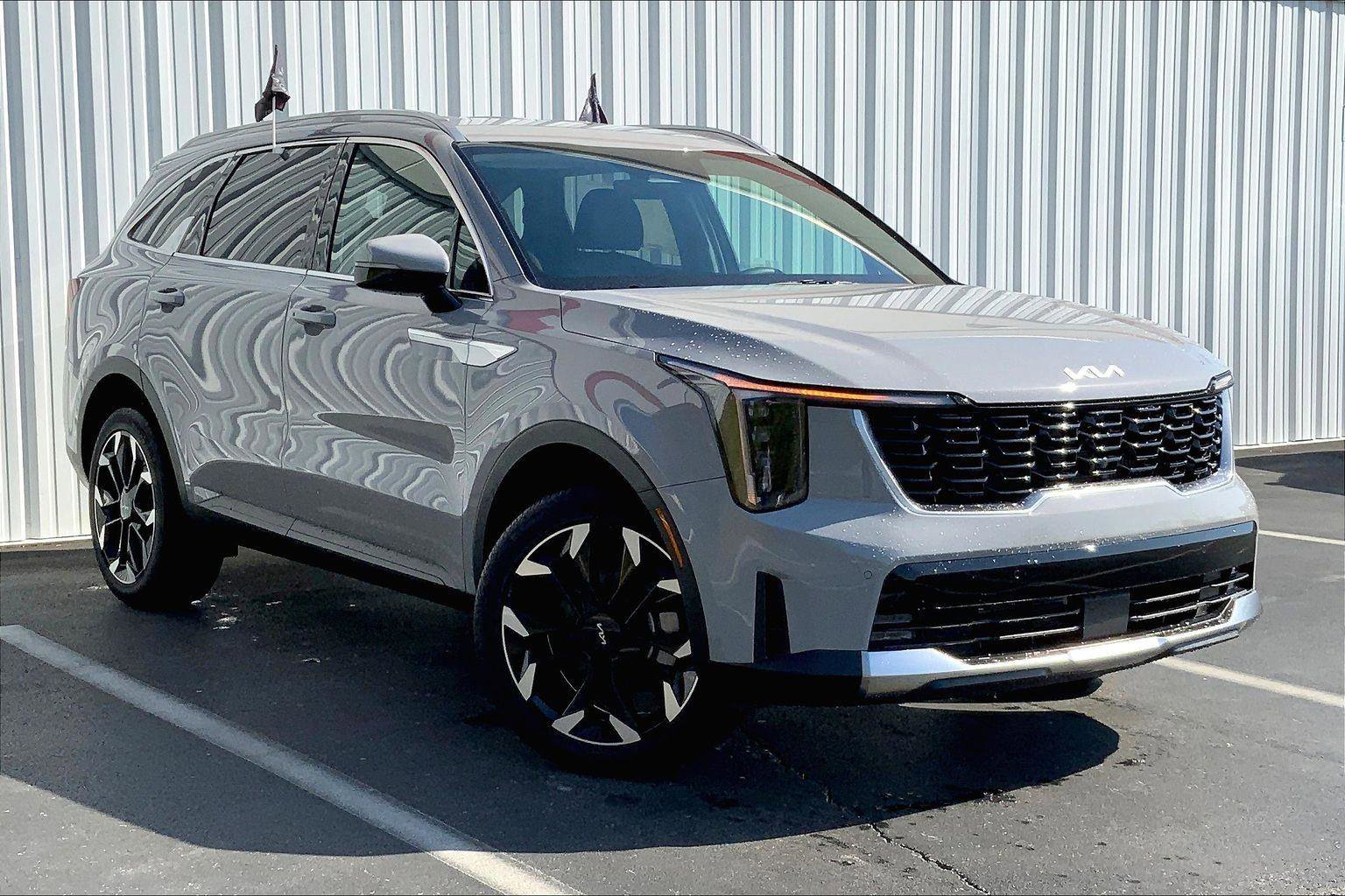 Used 2026 Kia Sorento EX AWD/4WD image 2