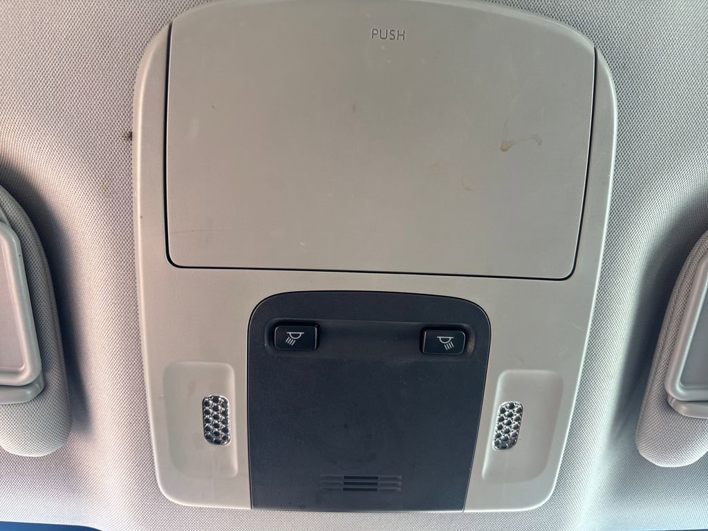 Used 2018 Toyota Camry SE FWD image 15