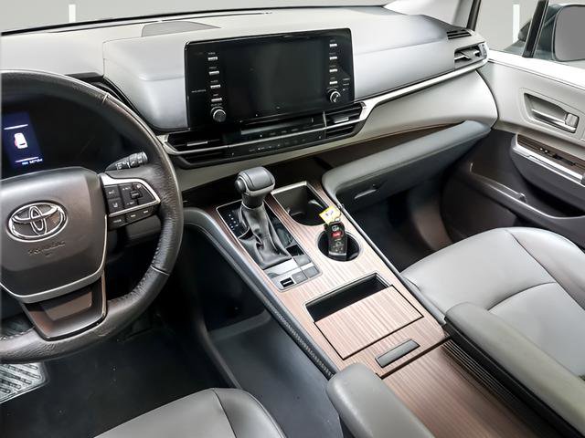 Certified 2024 Toyota Sienna XLE image 15