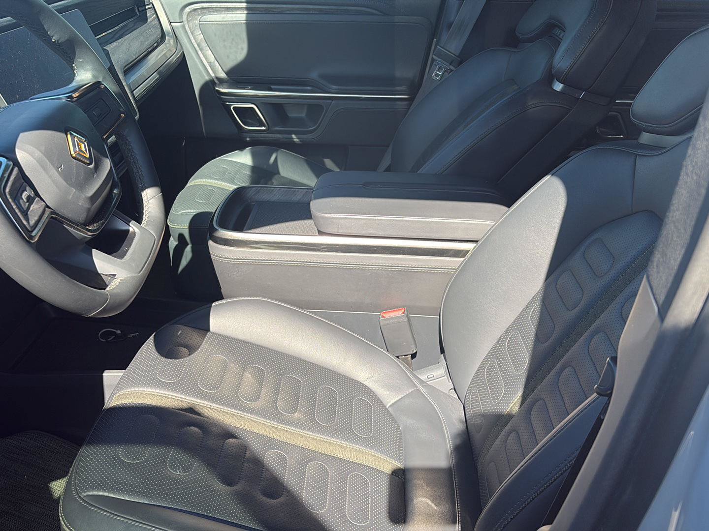 Used 2022 Rivian R1S Launch Edition AWD/4WD image 15