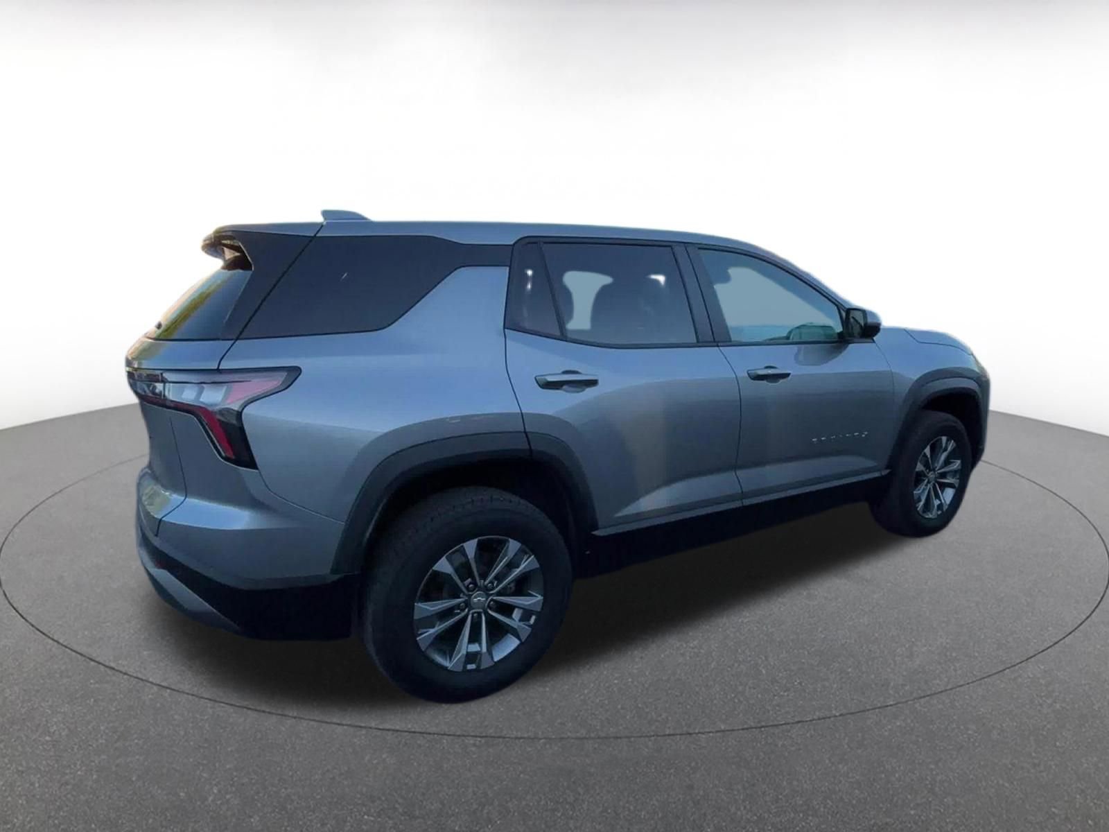 Used 2025 Chevrolet Equinox LT FWD image 14