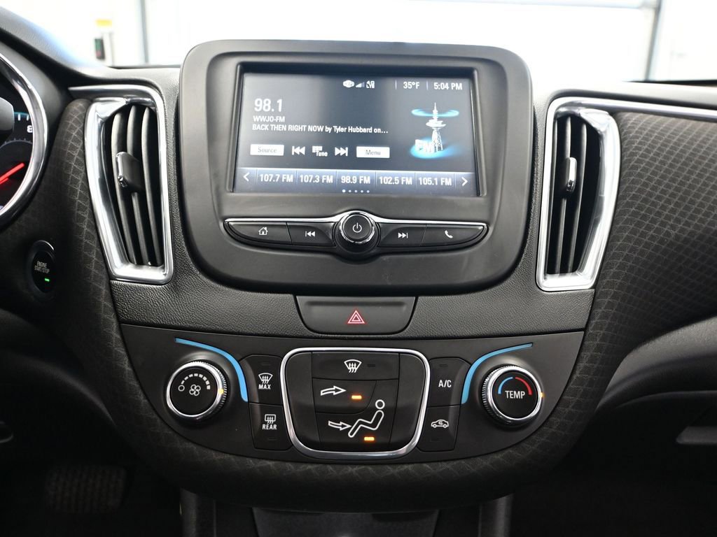 Used 2018 Chevrolet Malibu LT w/ LPO, Convenience Package 2 image 32