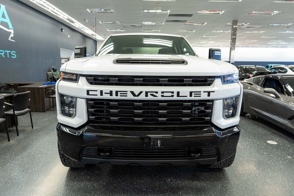 Used 2021 Chevrolet Silverado 2500 Custom w/ Custom Convenience Package image 2