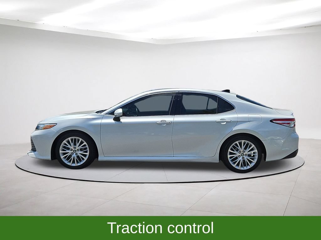 Used 2018 Toyota Camry XLE w/ Audio Package FWD image 4
