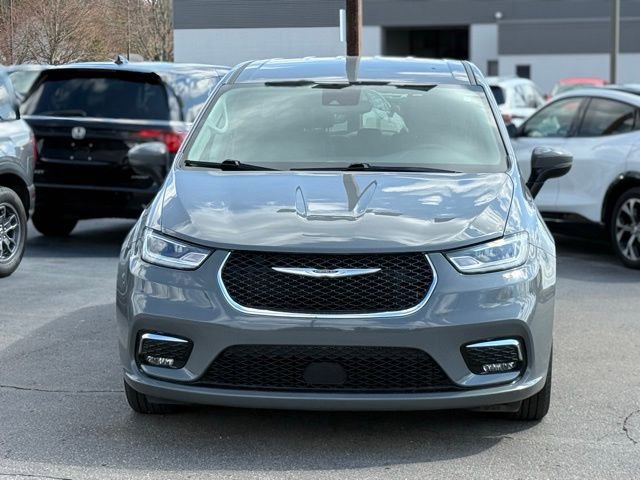 Used 2023 Chrysler Pacifica Touring-L FWD image 32