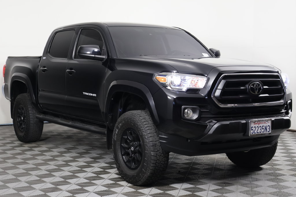 Used 2022 Toyota Tacoma SR5 RWD image 3
