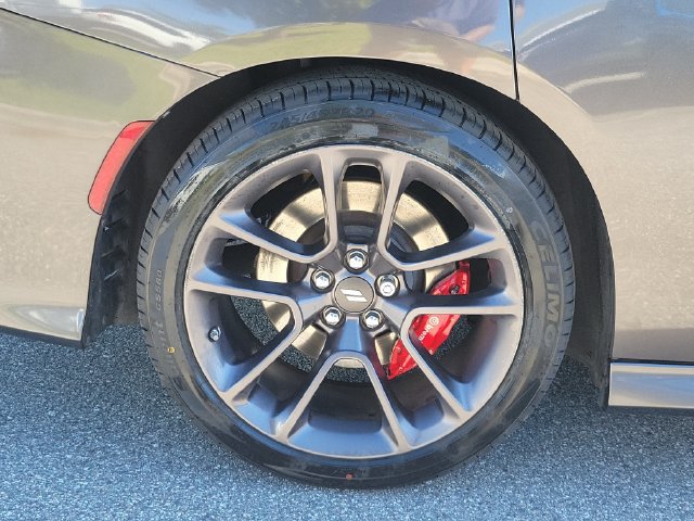 Used 2023 Dodge Charger R/T w/ Performance Handling Group RWD image 6