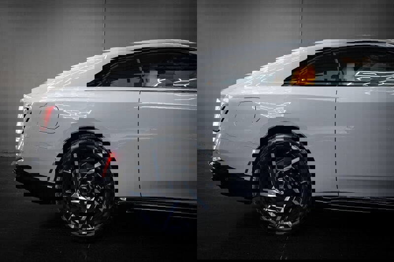 Used 2025 Rolls-Royce Spectre Black Badge w/ Spectre Enhancement Package image 19