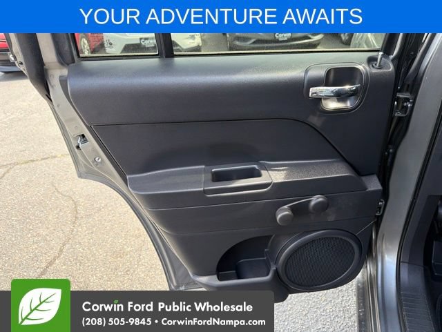 Used 2014 Jeep Compass Sport FWD image 28