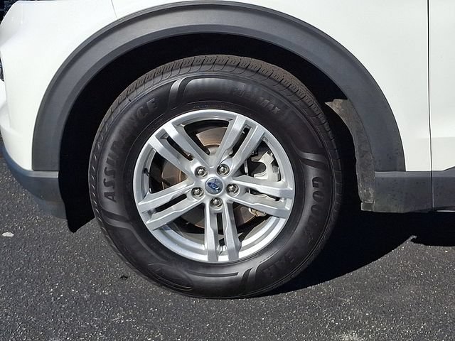 Used 2022 Ford Explorer XLT w/ Equipment Group 202A AWD/4WD image 8