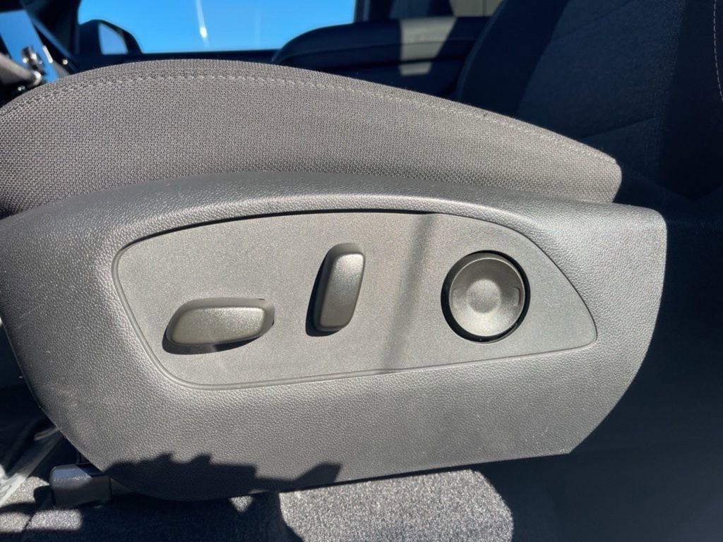 Used 2025 GMC Acadia Elevation AWD/4WD image 10