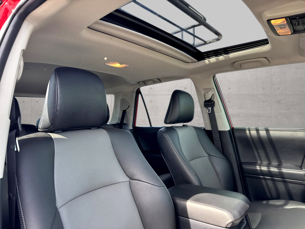 Used 2021 Toyota 4Runner SR5 Premium w/ Moonroof Package AWD/4WD image 7