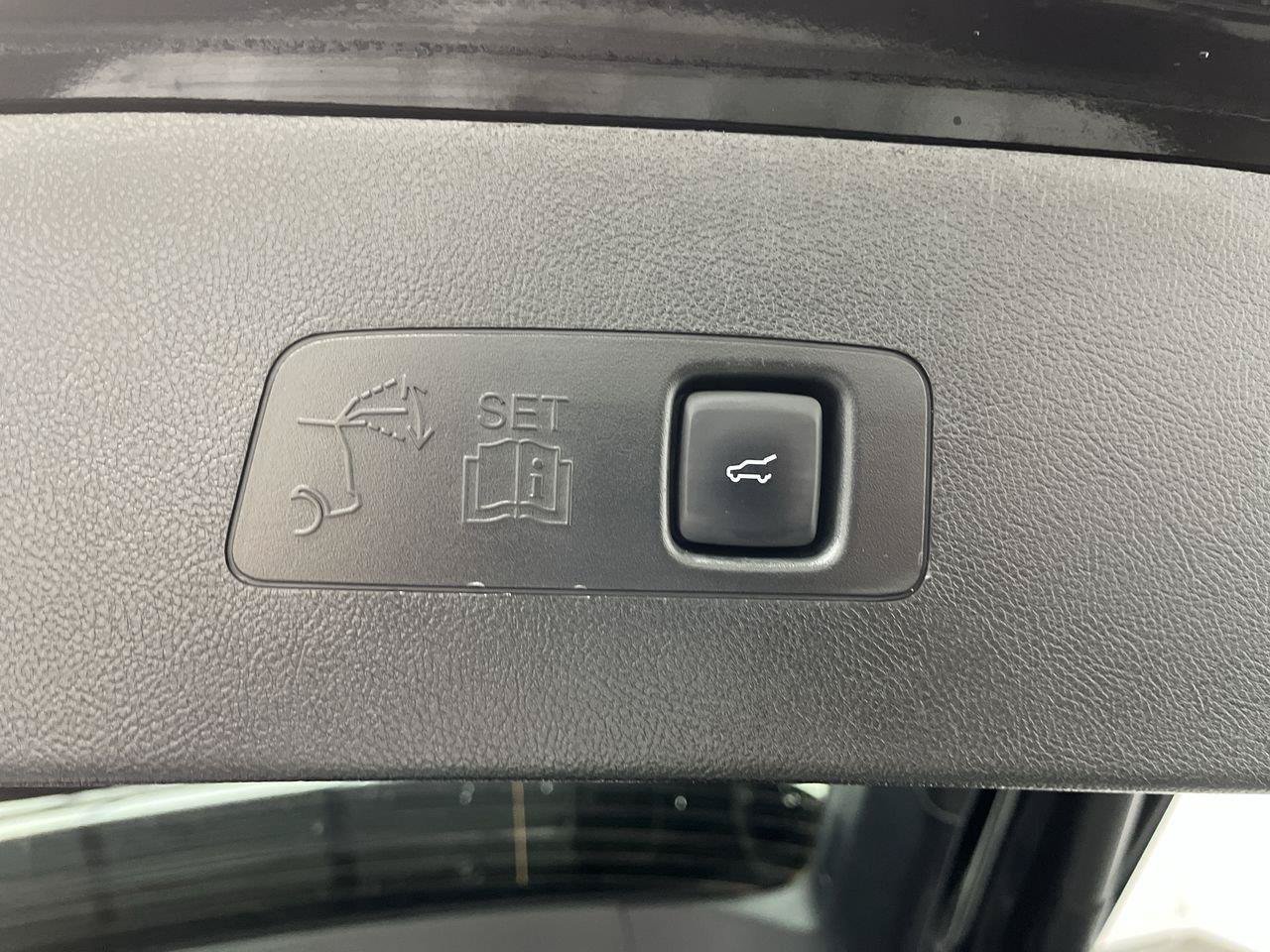 Used 2023 Lincoln Corsair AWD w/ Towing Package image 30