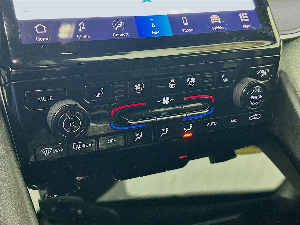 Certified 2024 Jeep Grand Cherokee L Limited w/ Luxury Tech Group II AWD/4WD image 26