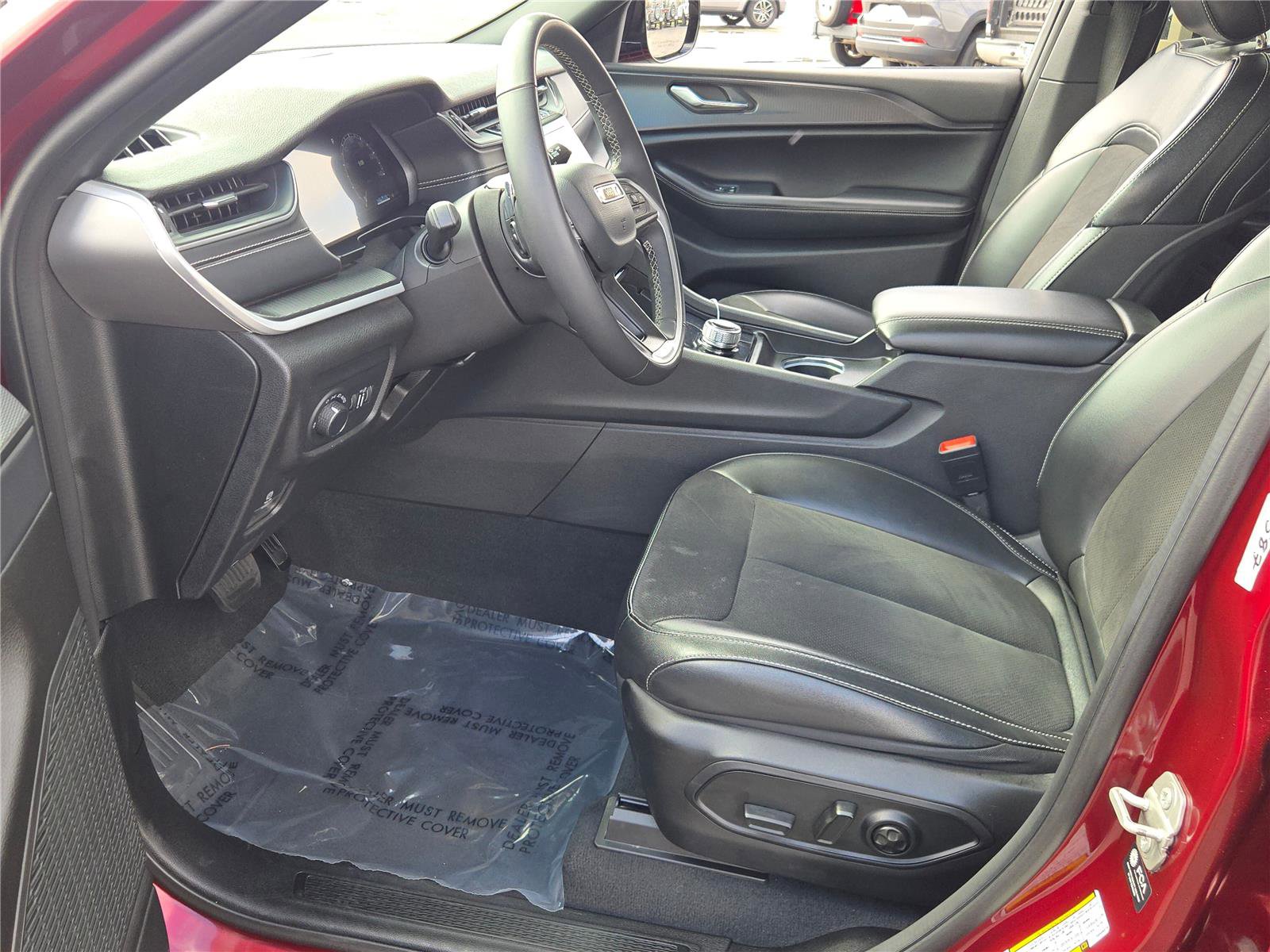 Certified 2024 Jeep Grand Cherokee Altitude image 27