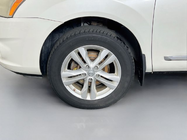 Used 2013 Nissan Rogue SV w/ Premium Pkg AWD/4WD image 26