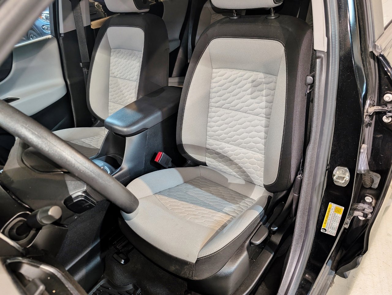 Used 2020 Chevrolet Equinox LS image 17