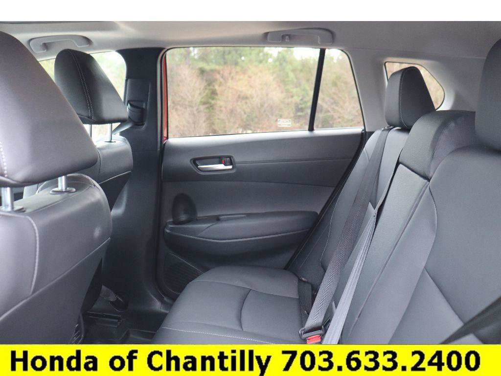 Used 2024 Toyota Corolla Cross XLE w/ Convenience Package image 28