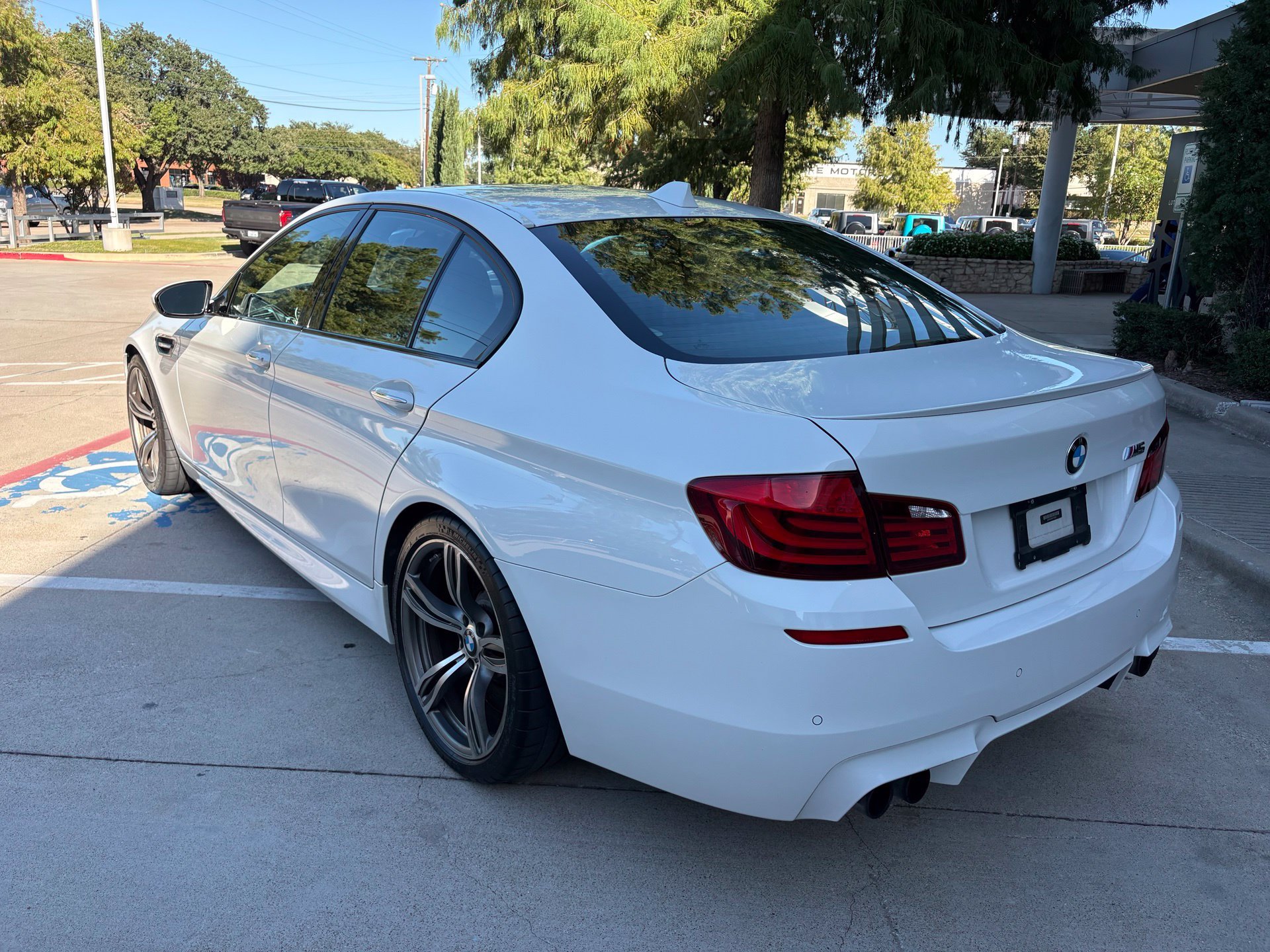Used 2013 BMW M5 w/ Executive Pkg RWD image 6