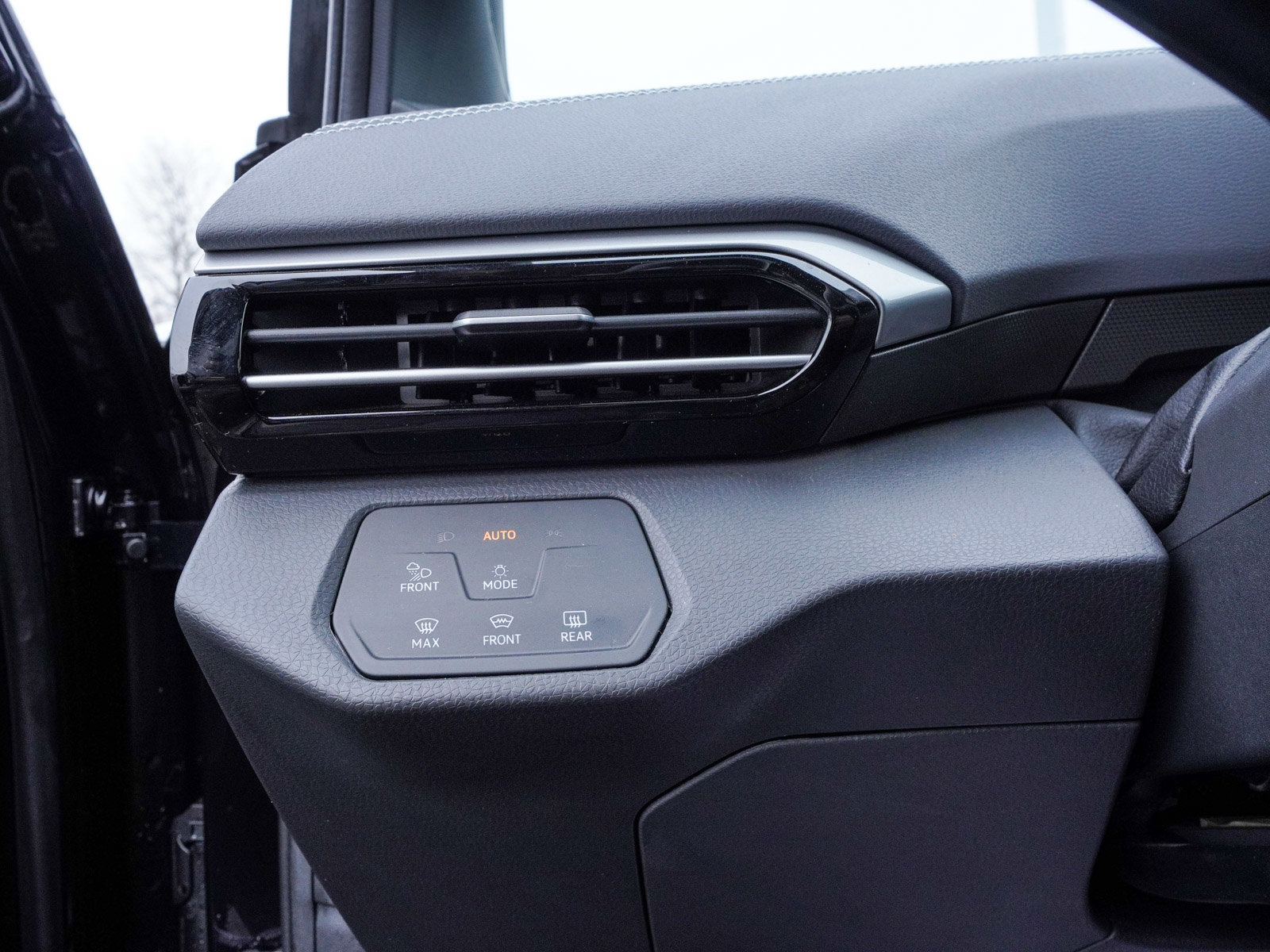 Used 2023 Volkswagen ID.4 Pro S image 25