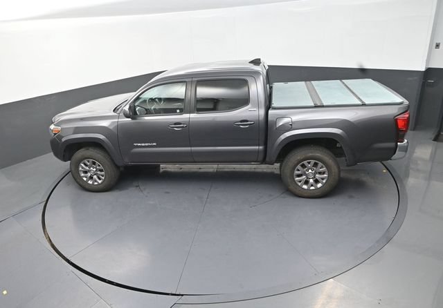 Used 2018 Toyota Tacoma SR5 RWD image 28