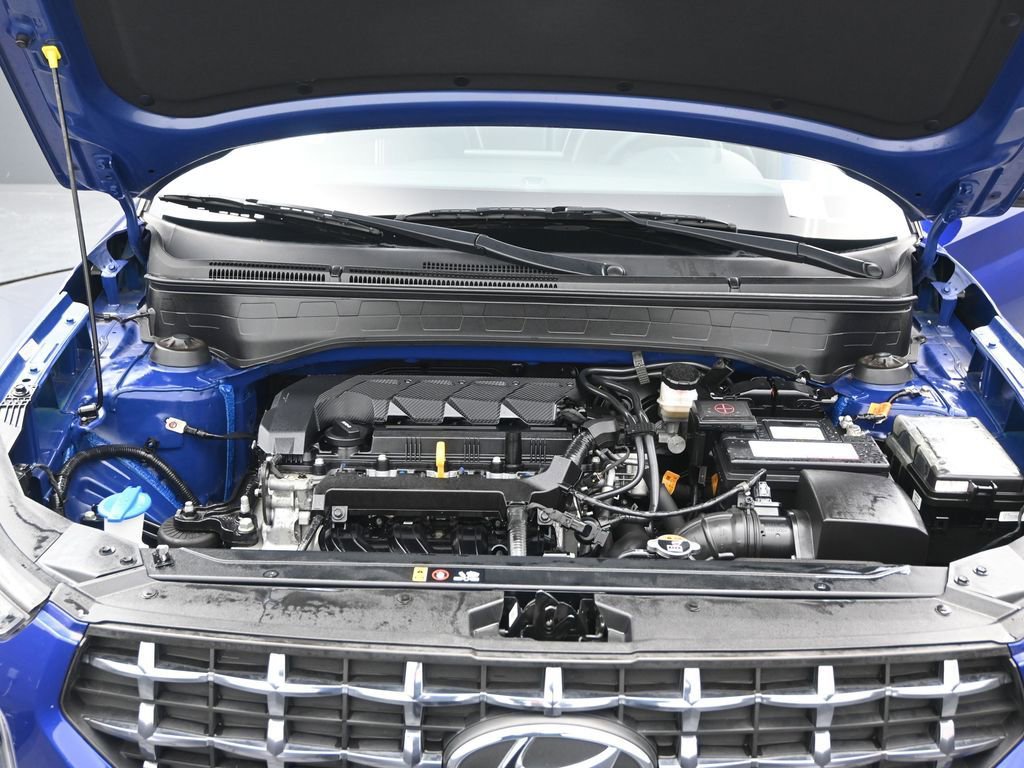 Used 2023 Hyundai Venue Limited image 11