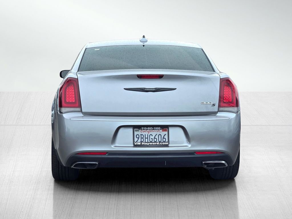 Used 2017 Chrysler 300 S image 5