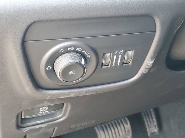 New 2026 Jeep Grand Cherokee Summit w/ Obsidian Package image 13