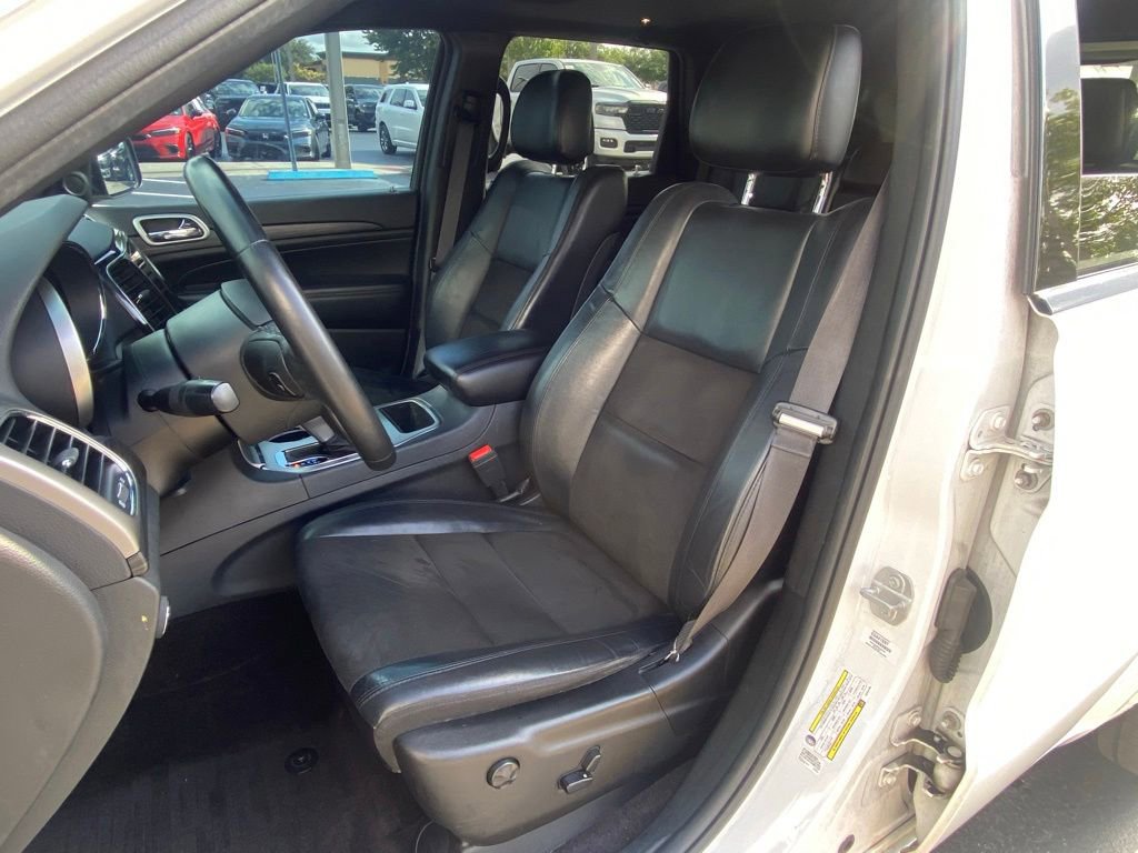 Used 2019 Jeep Grand Cherokee Altitude RWD image 15
