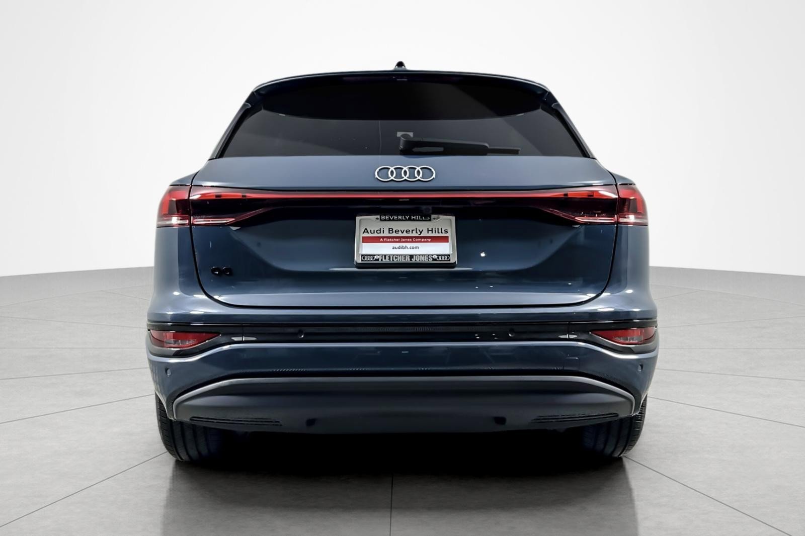 Used 2025 Audi Q6 e-tron Premium w/ Convenience Package image 4