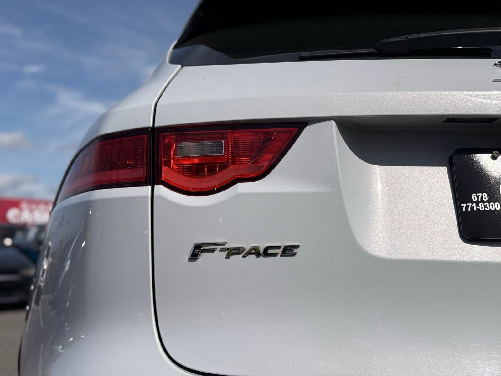 Used 2018 Jaguar F-PACE Prestige image 9