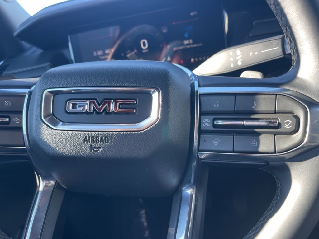 Used 2025 GMC Acadia Elevation AWD/4WD image 17