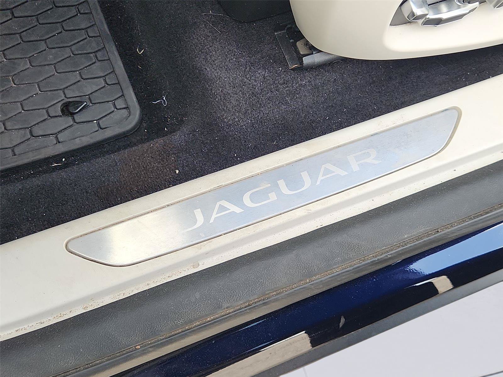 Used 2024 Jaguar I-PACE R-Dynamic HSE AWD/4WD image 32
